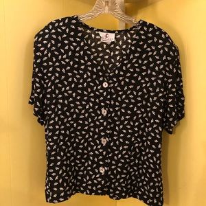 Vintage Cape Cod Sportswear top. Cute print with little hats. Size 18.